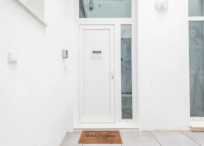 Pablo Picasso Inspired Rems Apartmán